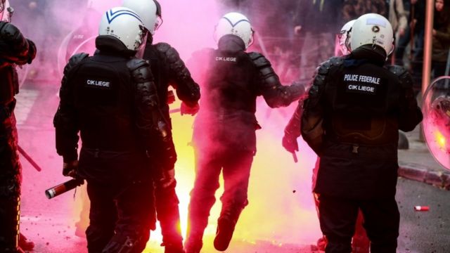 Тысячи людей в Европе протестуют против ограничений 1 89c252c87670c74a6e5410c8c607d3f5