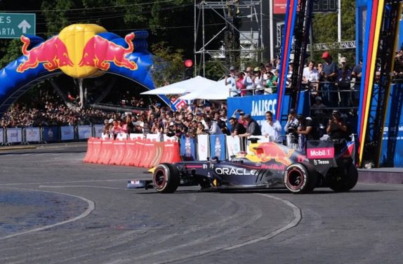 Серхио Перес: С победой в Мехико не сравнится ничто 2 f34e3ce5e1fbaf6ca06944a48f0ebcc9